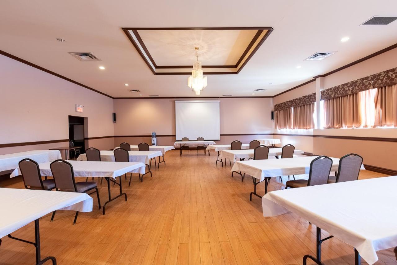 Auberge L'Étape Mont-Laurier Extérieur photo